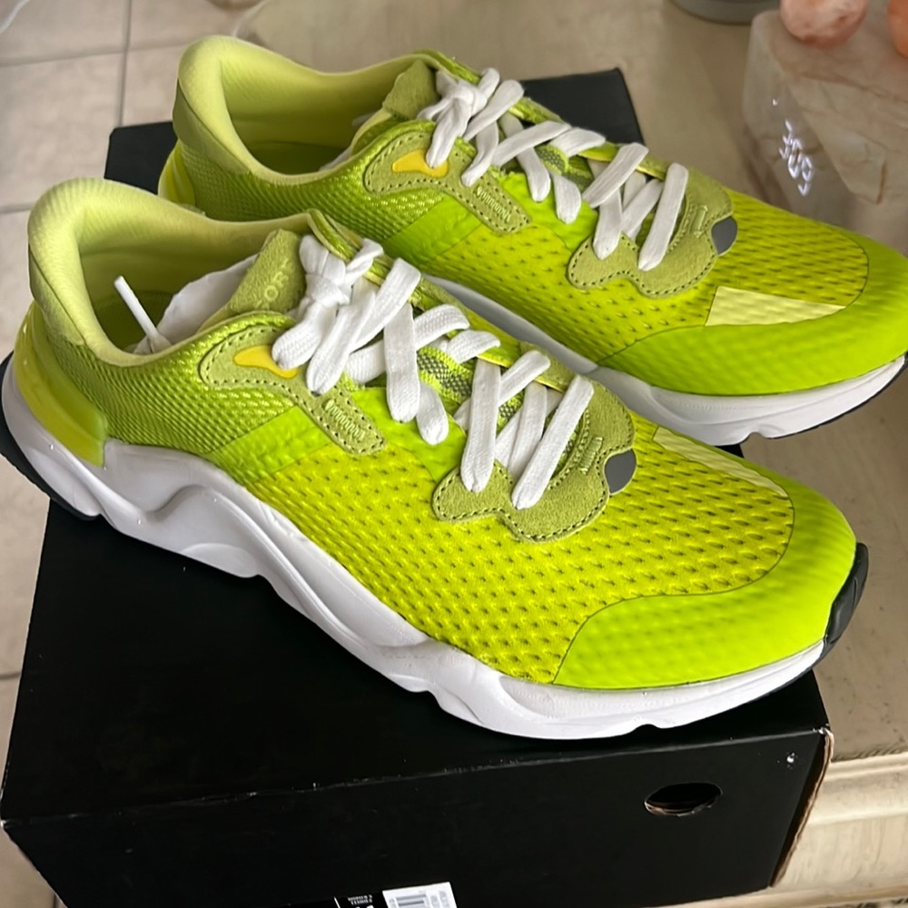 Sorel tennis new women lime green